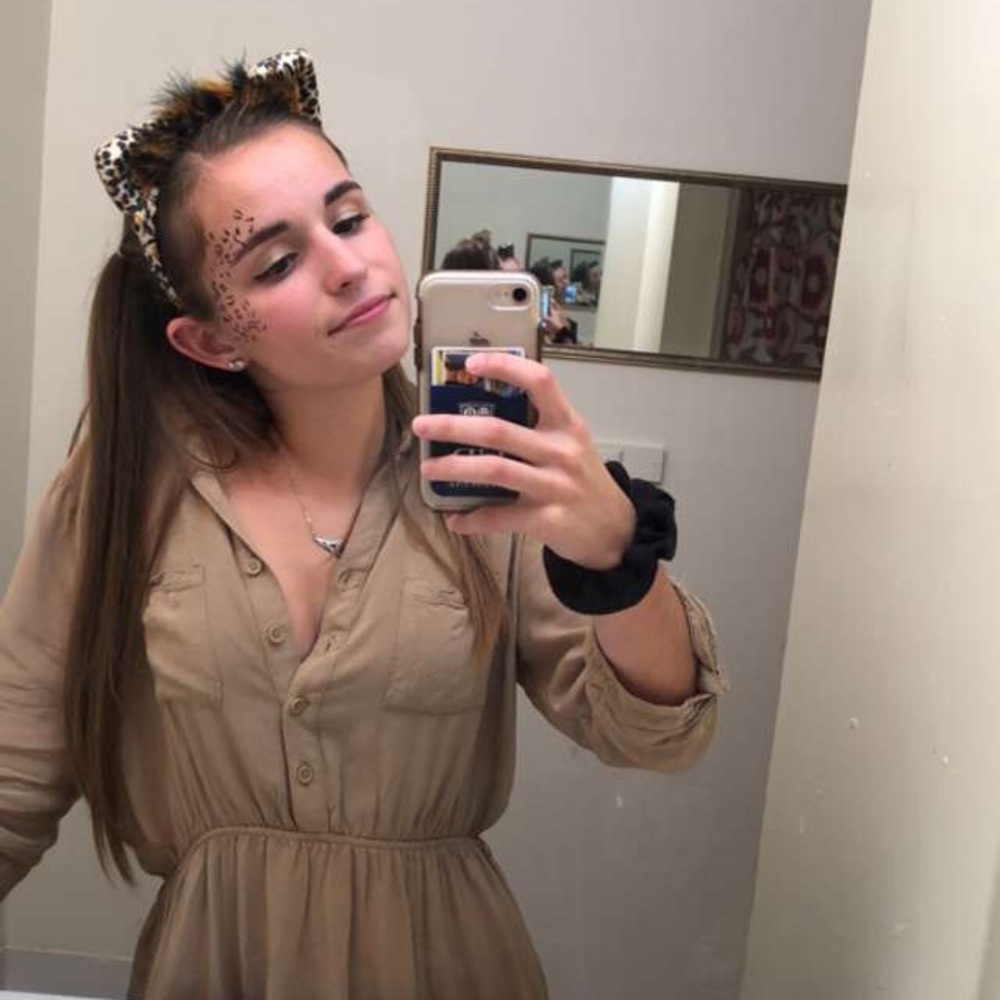 Meet your Posher, Emily